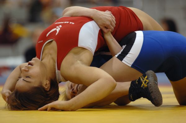 female collegiate wrestling