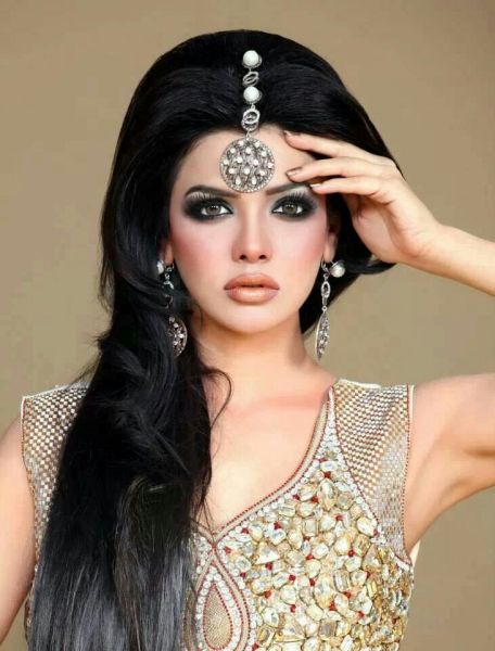 pakistani actress dresses