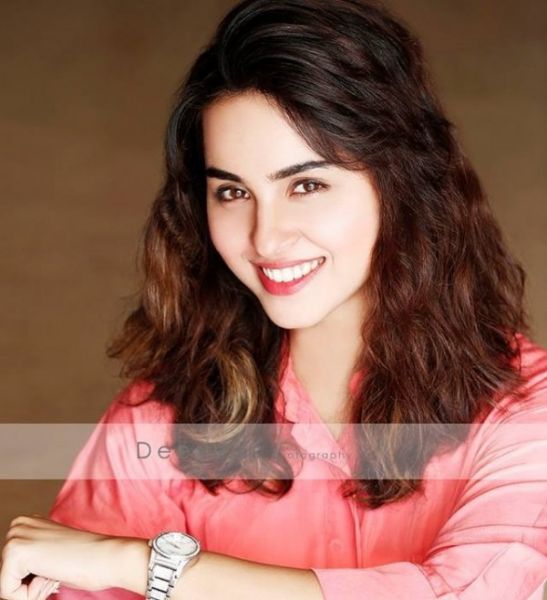 pakistani actress sana khan