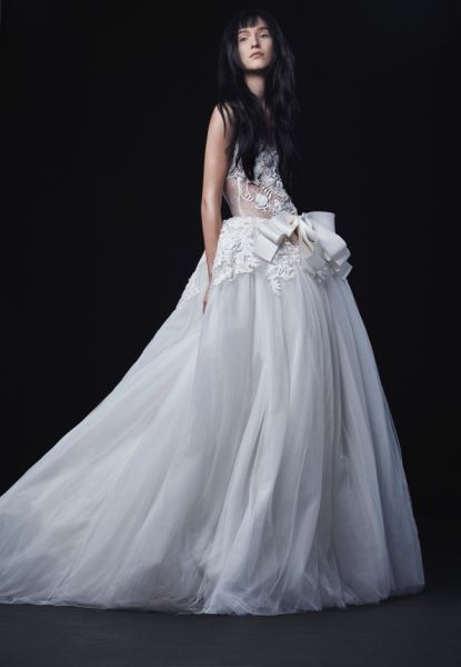 monique lhuillier wedding dresses