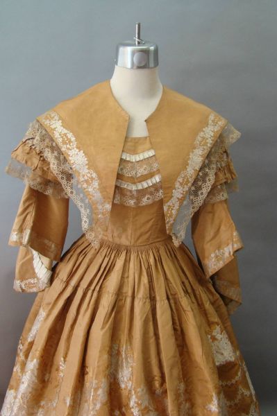 victorian clothing