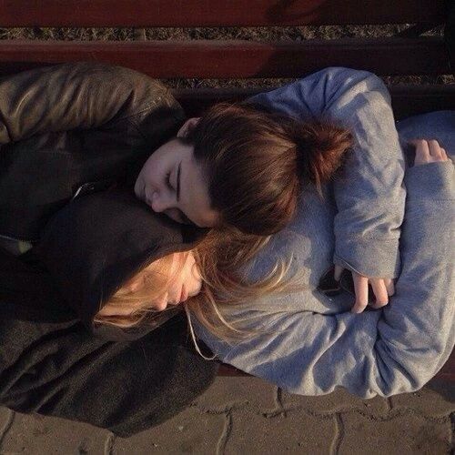 best friends hugging tumblr
