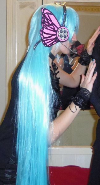 hatsune miku naked cosplay