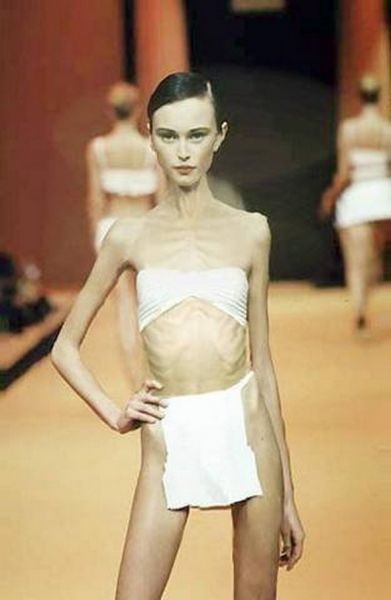 sexy model mens skinny jeans