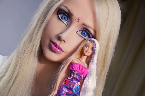 valeria lukyanova human barbie doll