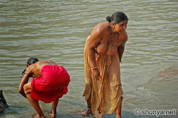 indian village girl bathing nude