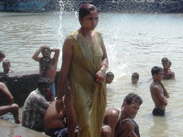 indian nude desi girls bathing