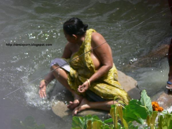 indian girls bathing in river