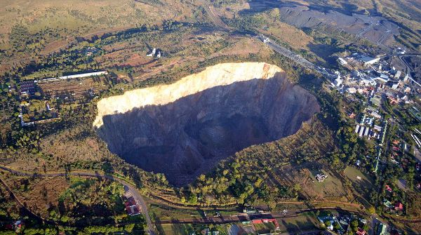 largest diamond mine south africa