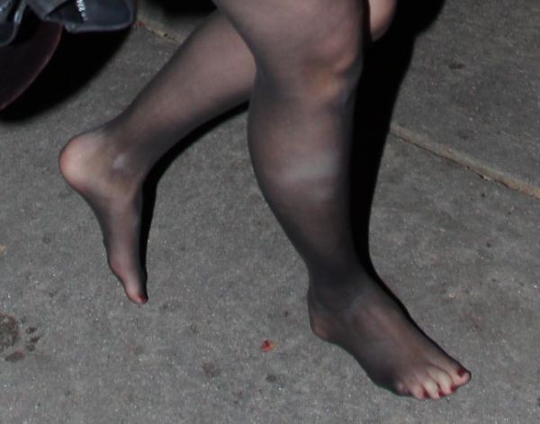 girls wearing shoes without socks