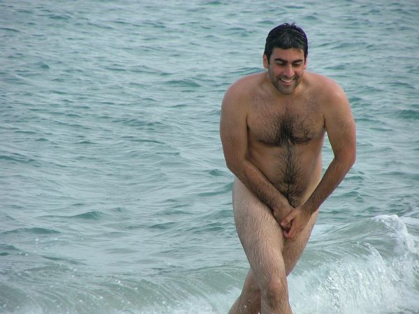 naked men erect in beach