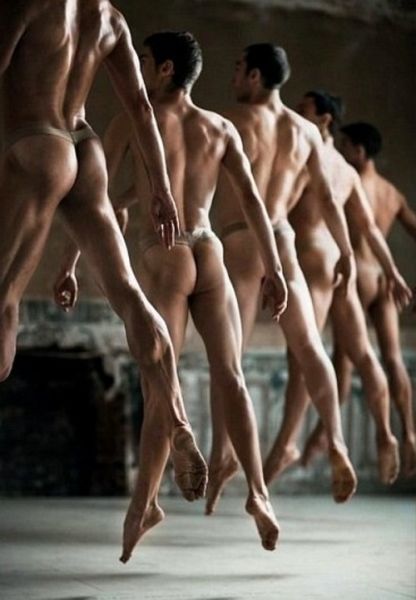naked male ballet dancer butt