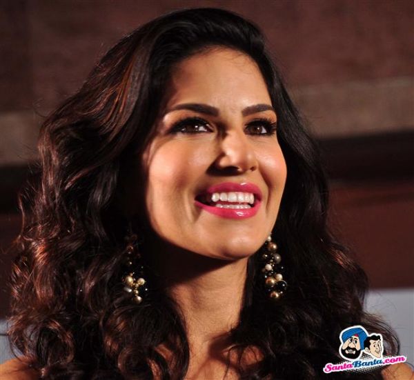 sunny leone very hot