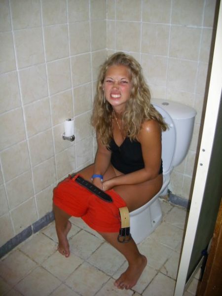 girls pissing on toilet gifs