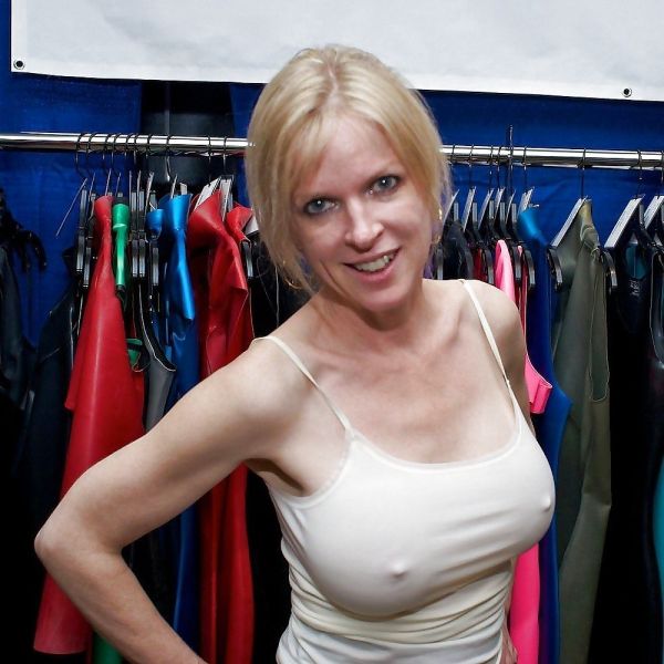 voyeur hard nipples