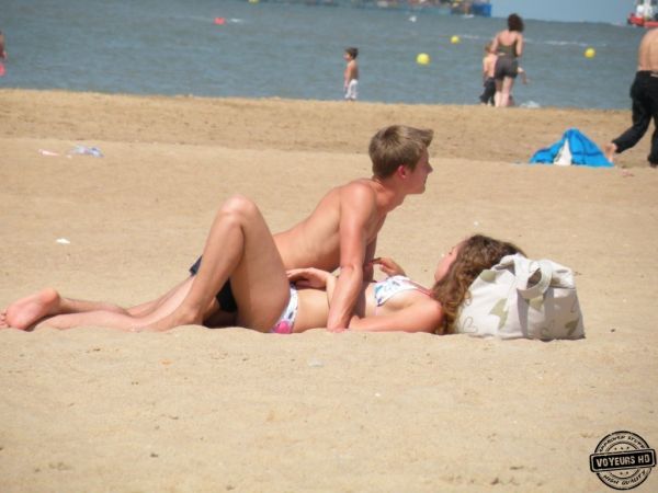 nude couple fucking on beach