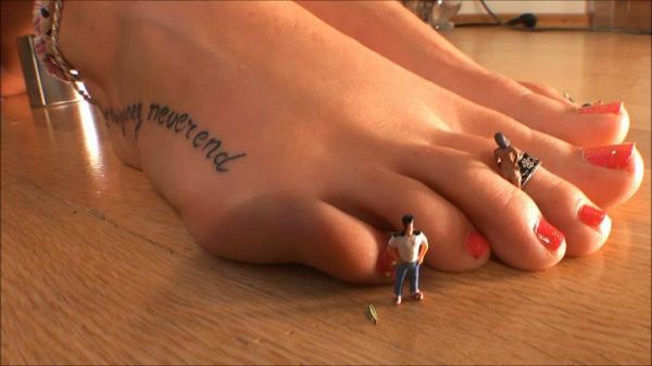 giantess feet pov