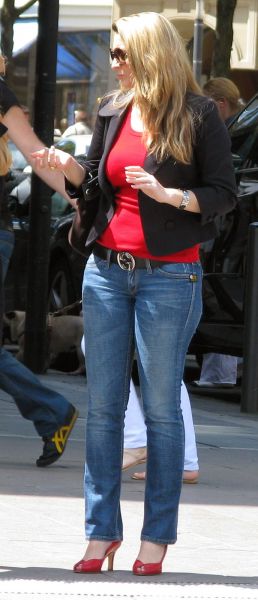 chubby blonde milf in jeans