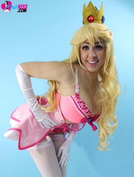 big booty princess peach cosplay