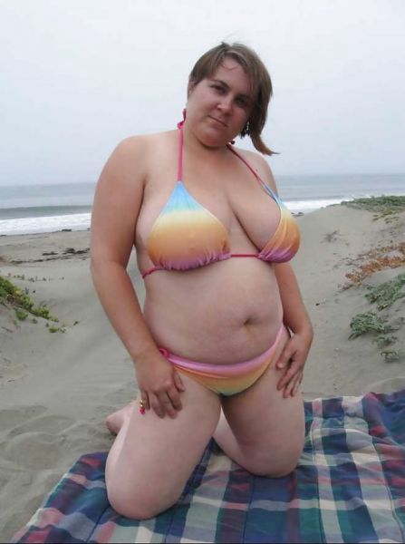fat chicks in bikinis