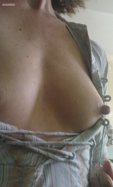 cougar hard nipples selfie