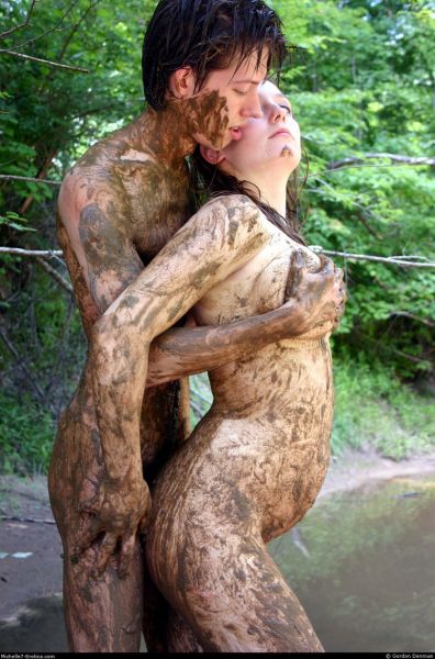 nude girls in mud