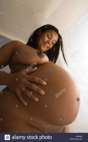 group of nude pregnant women