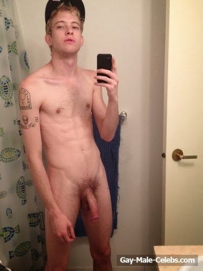 nude amateur male butt
