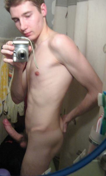 hot gay nude selfie
