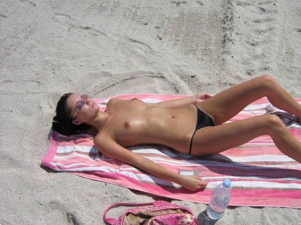 huge boobs amateur beach bikini