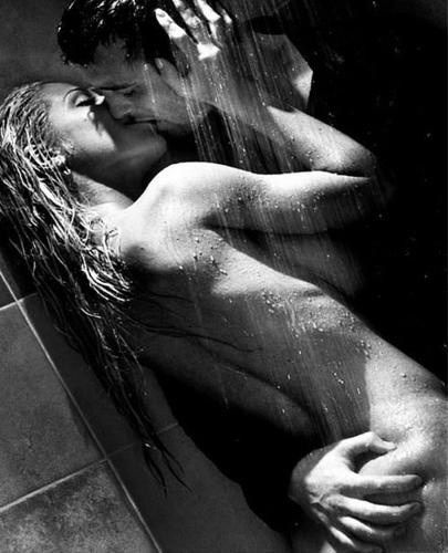 hot sexy kissing in shower