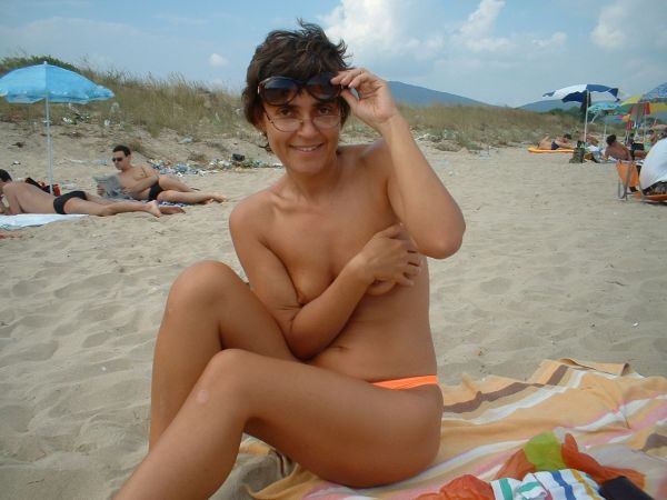 girlfriend topless bikini