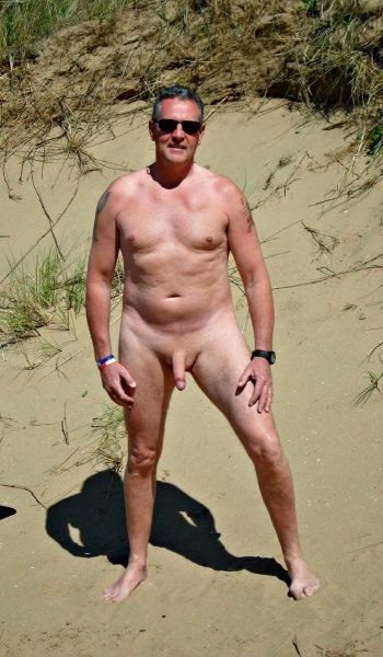nude men in nude beaches