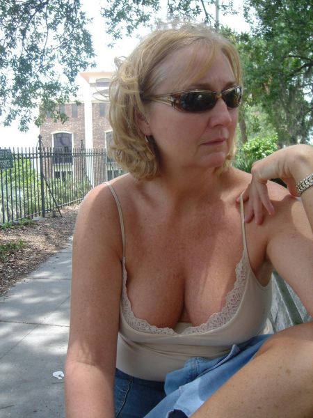 huge mature cleavage amateur