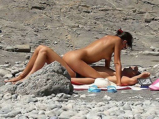 amateur milf nude beach pussy