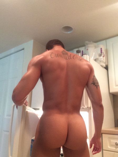hairy muscle man butt naked