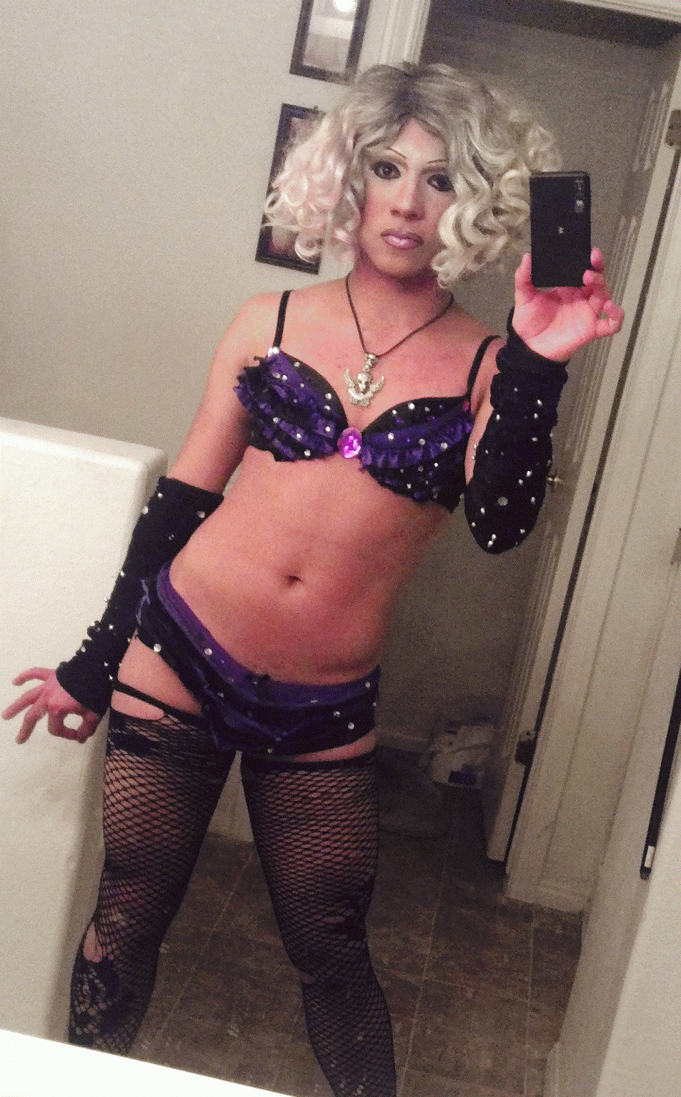 nude hot goth woman