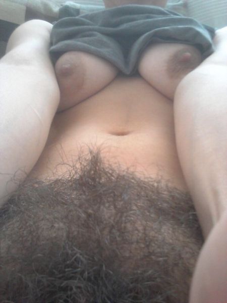 hairy milf nude selfie bj