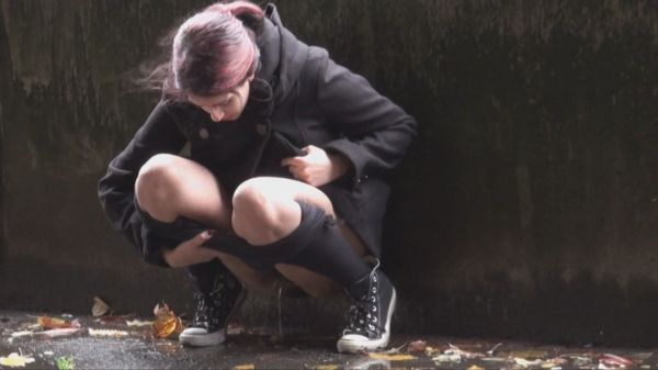 mature women masturbating solo