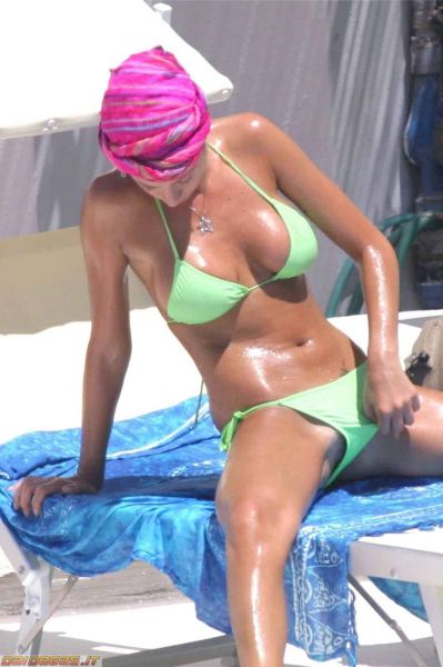 mature women beach bikini cameltoe