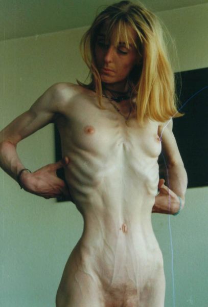 skinny woman nude ass