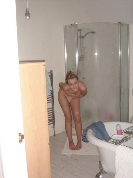 most beautiful women naked in shower