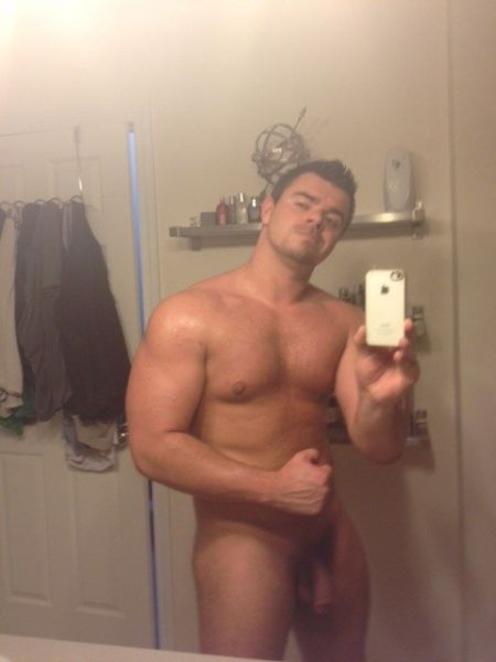hot naked male selfies