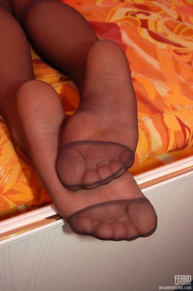 brandi love pantyhose feet