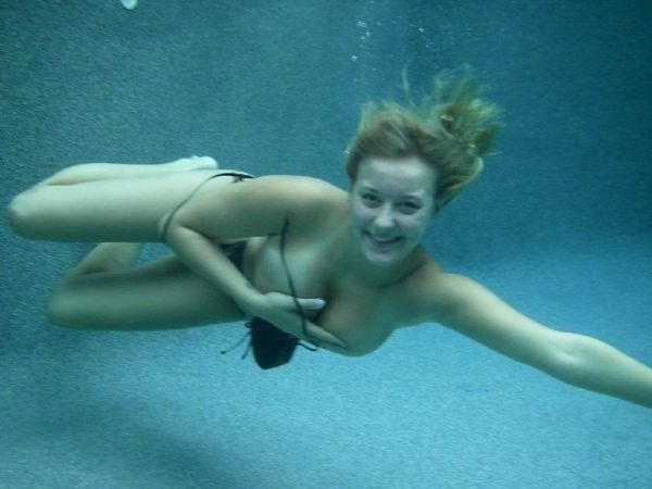 underwater nude selfie