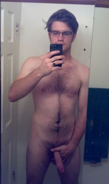 amateur guy nude selfie