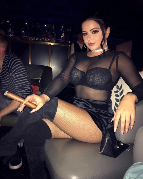 ariel winter hot full body