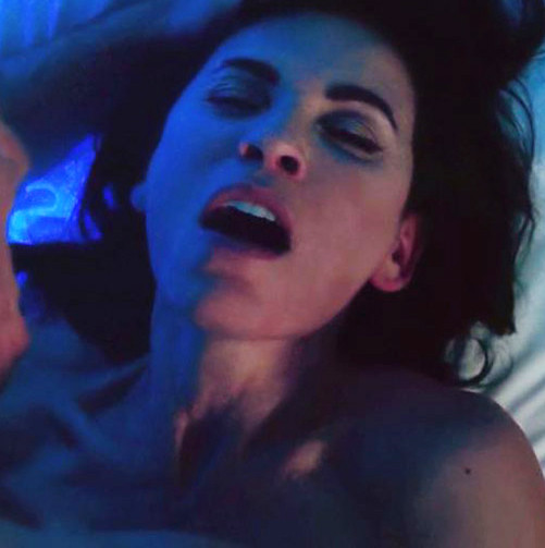 julianna margulies dresses