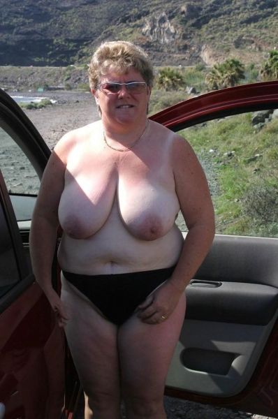 outdoor nude big boobs