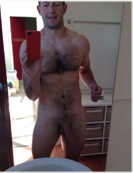 hung nude men selfies
